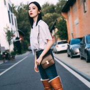 CELINE经典美包出了新尺寸!安海瑟薇私服最爱焦糖棕