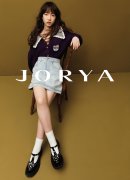小S脚踩拖鞋陪女儿拍大片,网友直呼太养眼