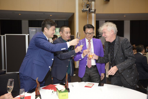 《非常替身》现身东京电影节主创嘉宾同亮相