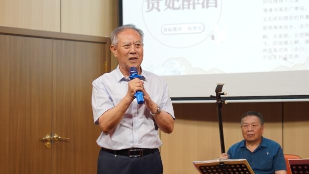 传统京剧进社区 张韵流芳强风骨